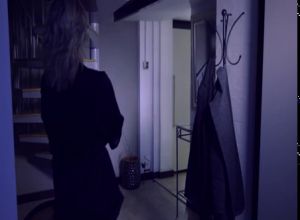 Мамочка принимает из пасынком ванную и занимается с ним сексом